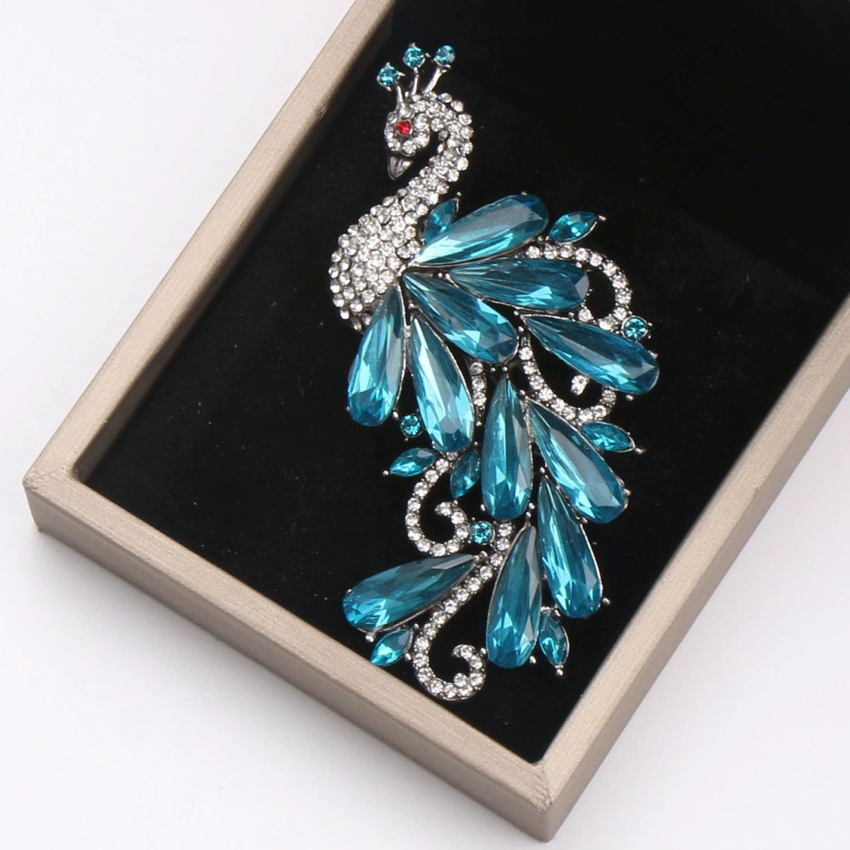 Luxury Rhinestones Peacock Bro - огляд і ціна Suit Supply Wedding Party